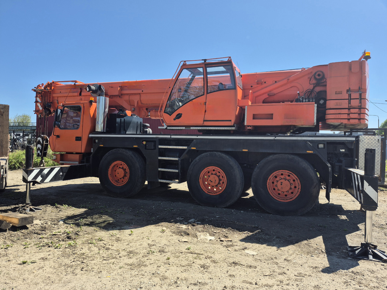 GROVE GMK3055 - Grua móvel: foto 1 GROVE GMK3055 - Grua móvel: foto 1