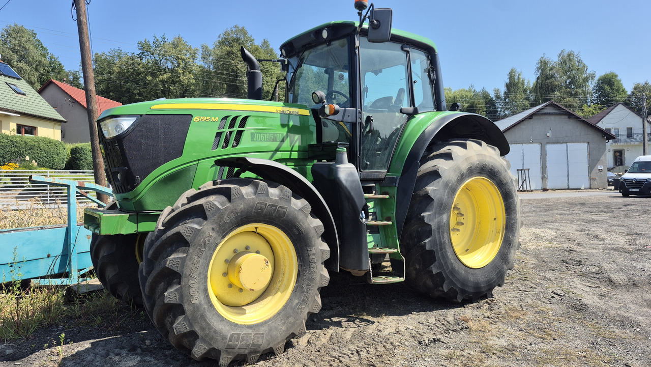 JOHN DEERE 6195M - Trator: foto 2 JOHN DEERE 6195M - Trator: foto 2