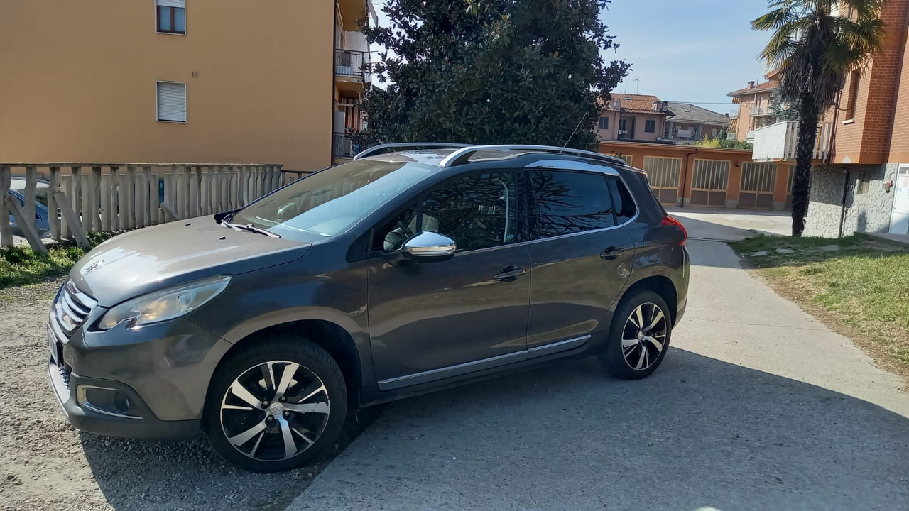 PEUGEOT 2008 - Sedan: foto 2 PEUGEOT 2008 - Sedan: foto 2