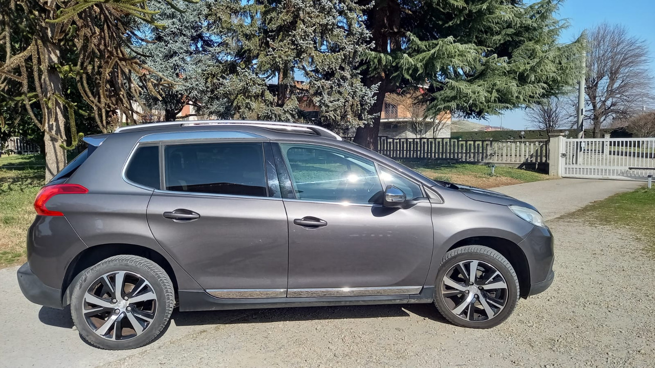 PEUGEOT 2008 - Sedan: foto 3 PEUGEOT 2008 - Sedan: foto 3