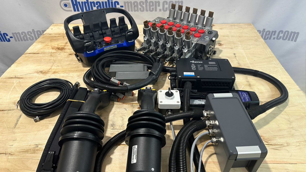 Proportional Valve Walvoil DPX100 with Control Scanreco RC400 and JP Joysticks PWM for Palfinger, Kubota, Kesla - Equipamento florestal: foto 1 Proportional Valve Walvoil DPX100 with Control Scanreco RC400 and JP Joysticks PWM for Palfinger, Kubota, Kesla - Equipamento florestal: foto 1