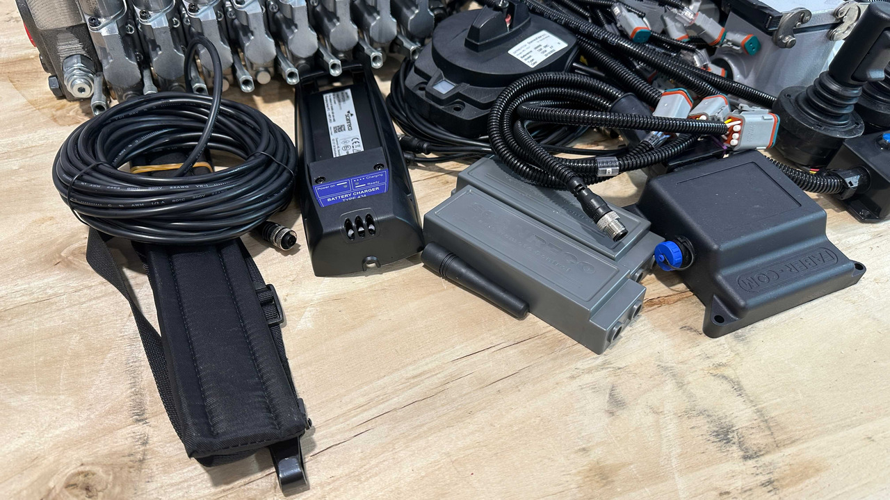 Set Scanreco RC400 with Walvoil DPX100 Fassi, Effer, Atlas, Manitou - Reboque florestal: foto 4 Set Scanreco RC400 with Walvoil DPX100 Fassi, Effer, Atlas, Manitou - Reboque florestal: foto 4