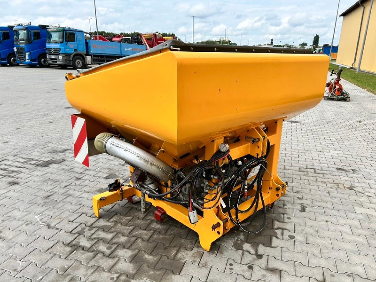 AGRISEM DSF 1600 FRONTTANK - Distribuidor de fertilizantes: foto 3 AGRISEM DSF 1600 FRONTTANK - Distribuidor de fertilizantes: foto 3