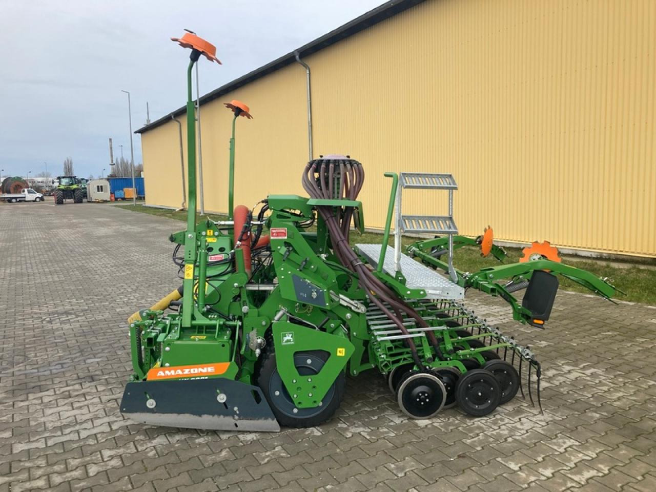 Amazone KX3001 + AVANT3002NUR 320HA - Semeadora combinada: foto 2 Amazone KX3001 + AVANT3002NUR 320HA - Semeadora combinada: foto 2