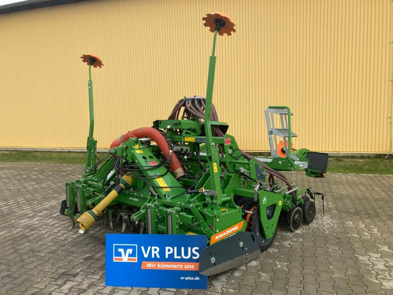 Amazone KX3001 + AVANT3002NUR 320HA - Semeadora combinada: foto 1 Amazone KX3001 + AVANT3002NUR 320HA - Semeadora combinada: foto 1