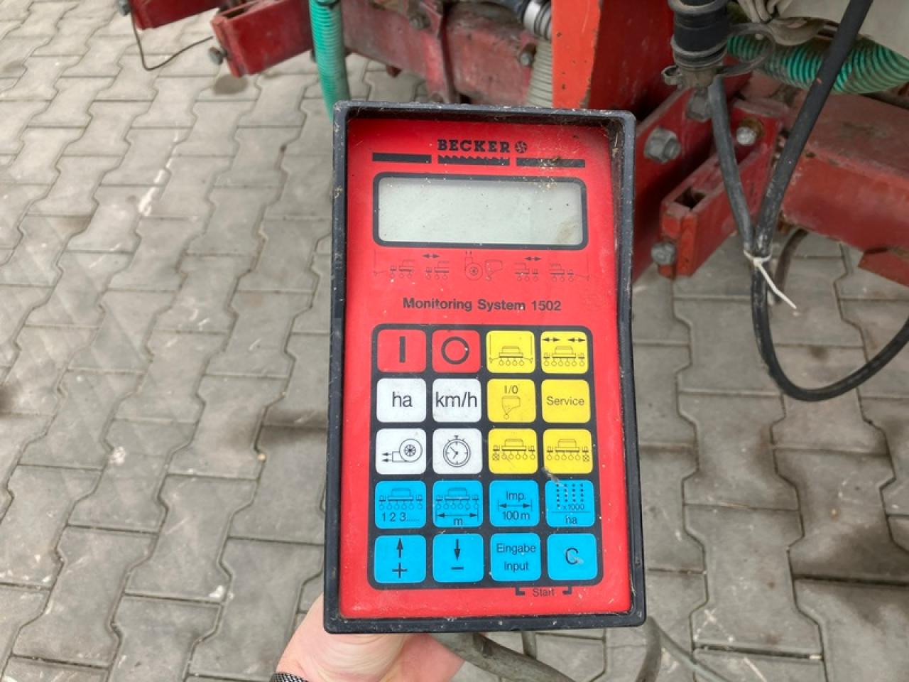 Semeadora de precisão Becker AEROMAT T: foto 8