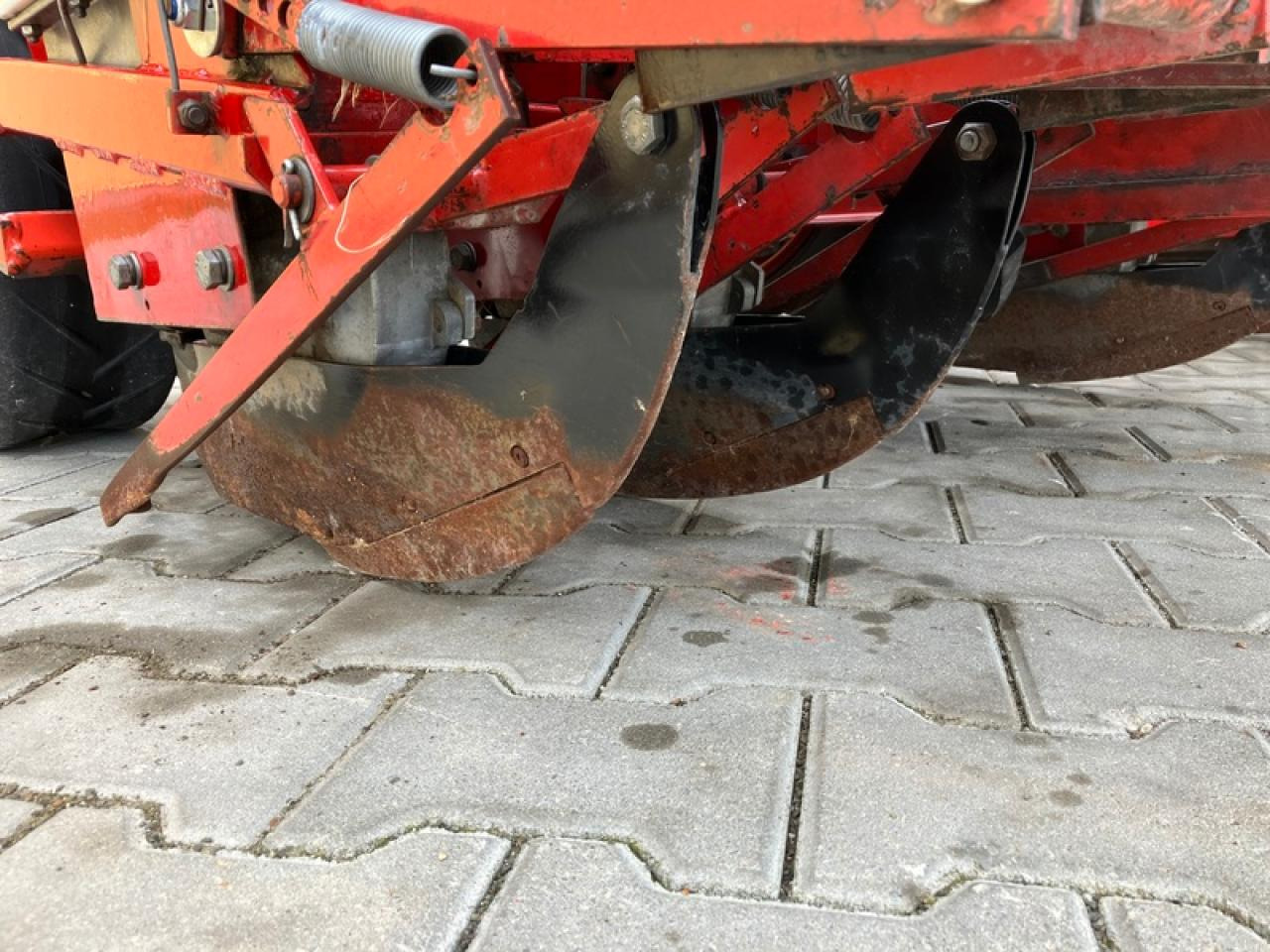 Semeadora de precisão Becker AEROMAT T: foto 6