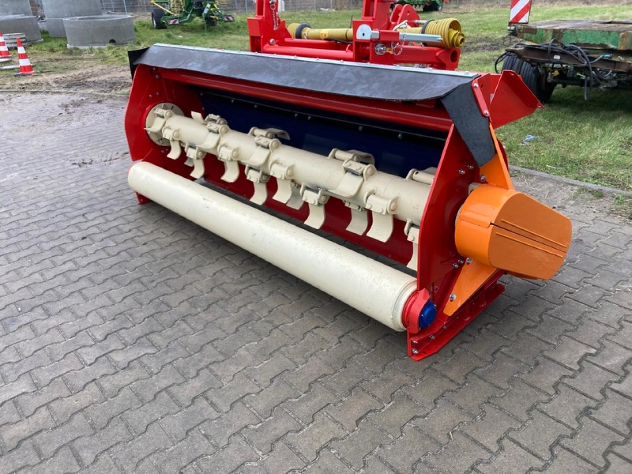 Dücker UM 27AKTION - Triturador de martelos: foto 5 Dücker UM 27AKTION - Triturador de martelos: foto 5