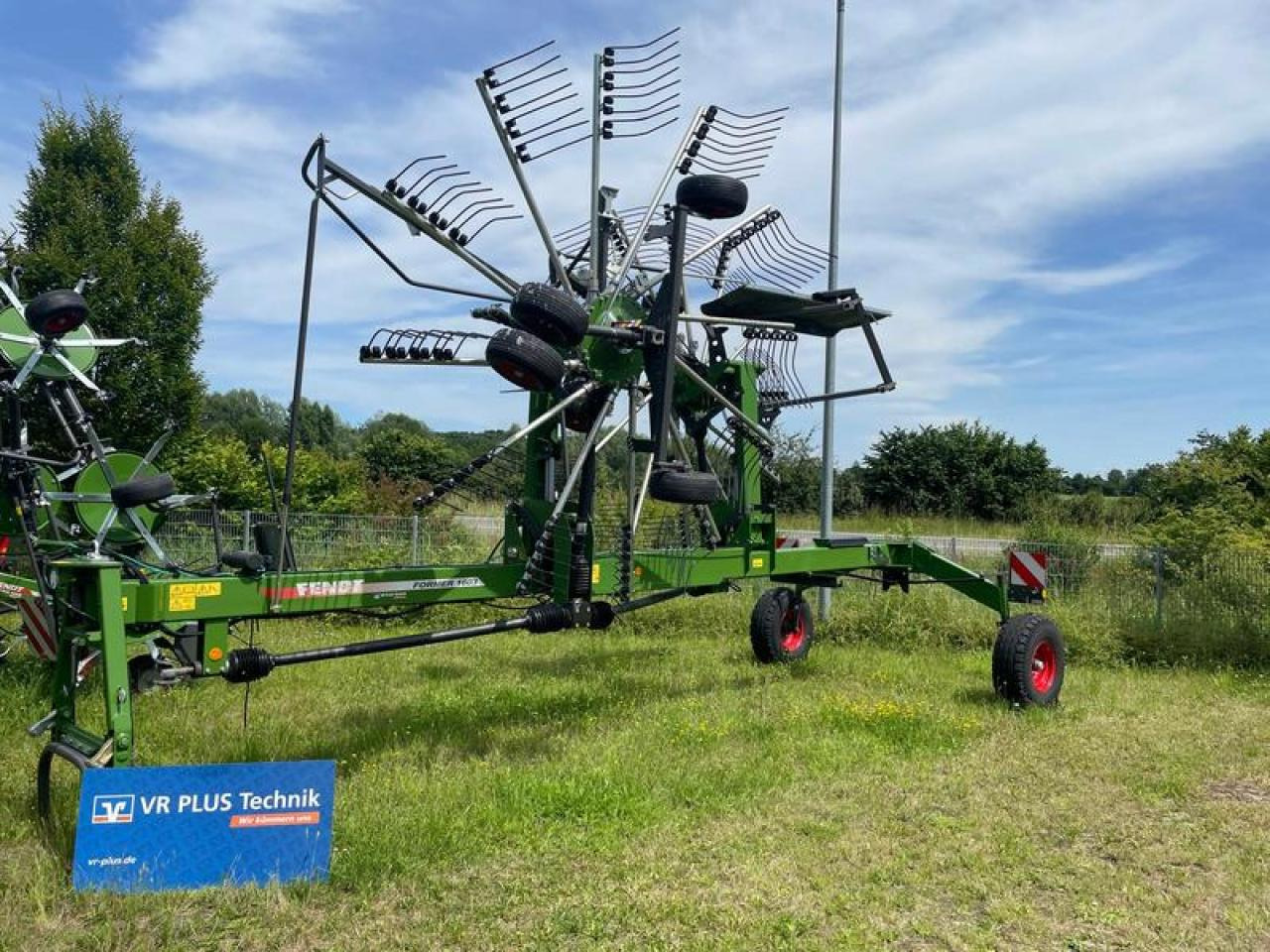 Fendt FORMER 1603 AKTION - Ancinho enleirador: foto 1 Fendt FORMER 1603 AKTION - Ancinho enleirador: foto 1