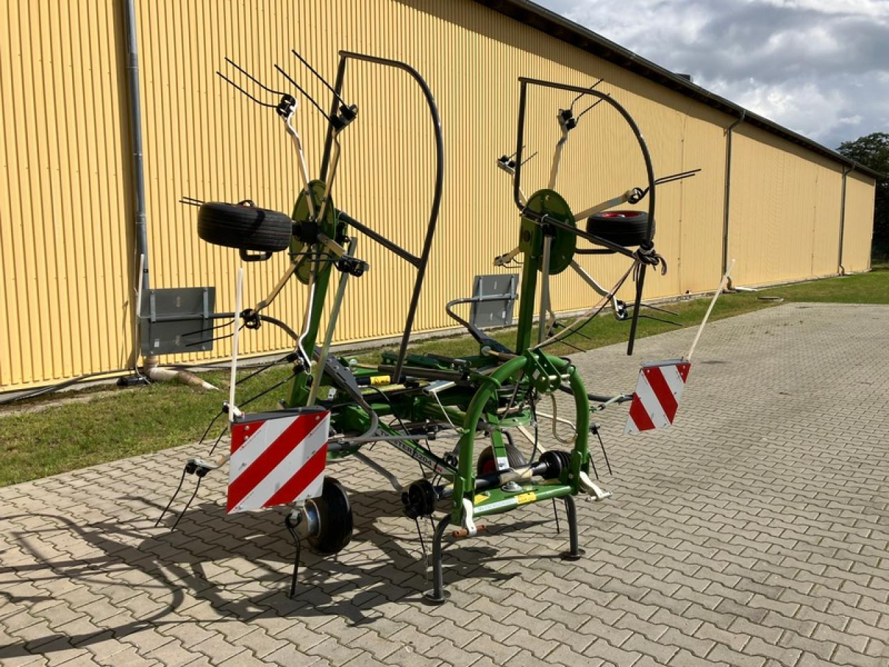 Fendt TWISTER 5204 AKTION - Ancinho enleirador: foto 4 Fendt TWISTER 5204 AKTION - Ancinho enleirador: foto 4