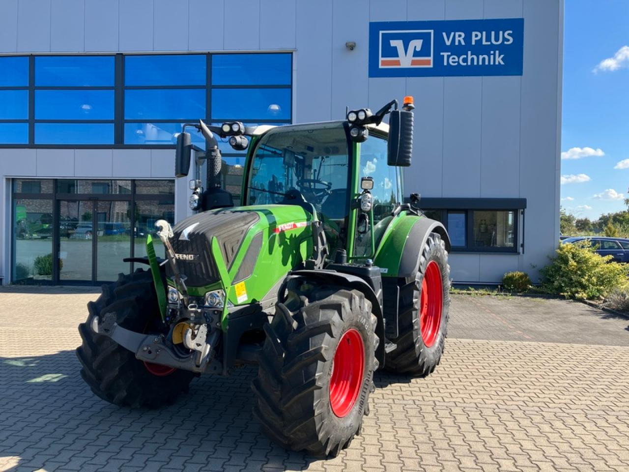 Fendt VARIO 314 GEN 4 // RTK - Trator: foto 1 Fendt VARIO 314 GEN 4 // RTK - Trator: foto 1