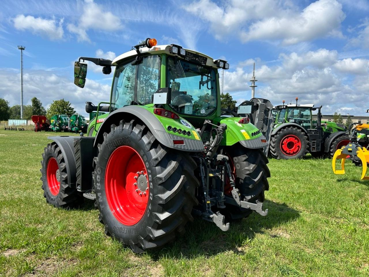 Fendt VARIO 724 GEN 6 PROFI+ SETTING 2 - Trator: foto 3 Fendt VARIO 724 GEN 6 PROFI+ SETTING 2 - Trator: foto 3