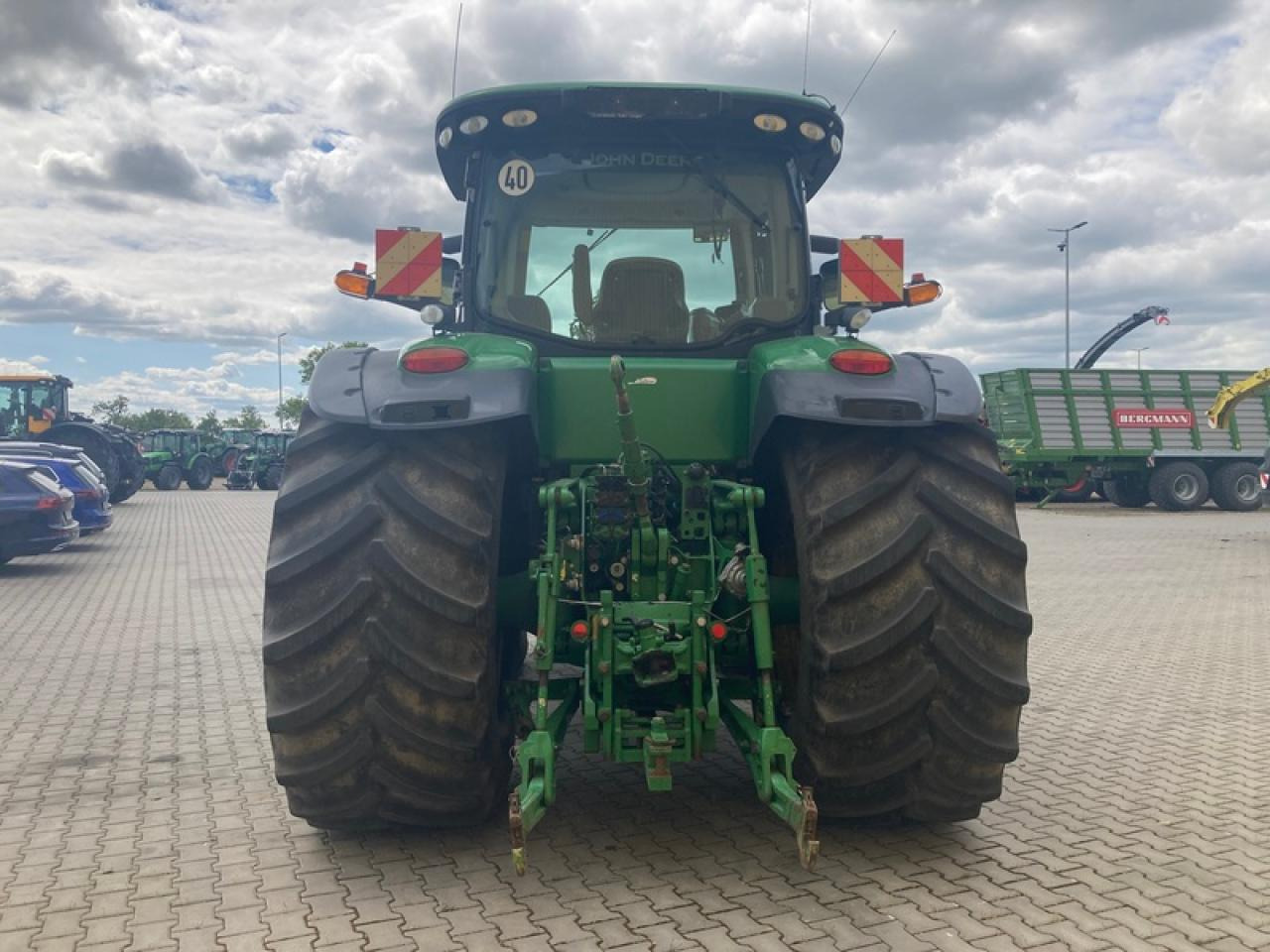 John Deere 8320 R AUTOPOWER - Trator: foto 3 John Deere 8320 R AUTOPOWER - Trator: foto 3
