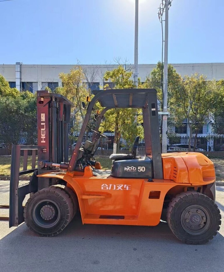 Heli h2000 5t 30 50 70 100 - Empilhadeira a diesel: foto 1 Heli h2000 5t 30 50 70 100 - Empilhadeira a diesel: foto 1