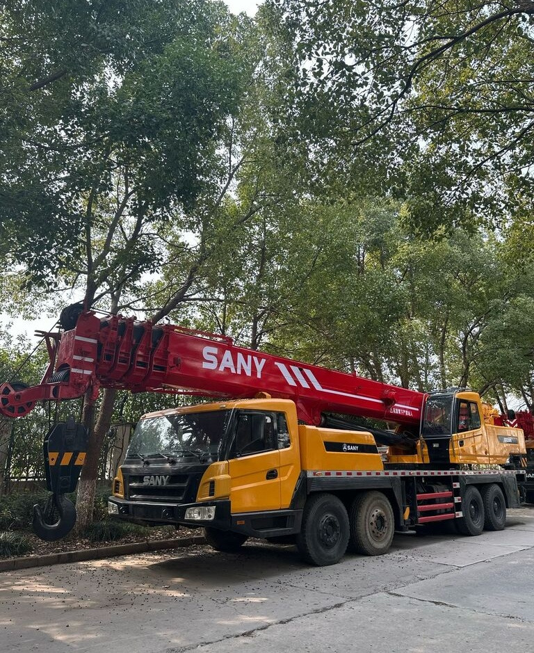 Sany STC250 STC500 STC800 25 50 80 100 truck crane for sale - Grua móvel: foto 2 Sany STC250 STC500 STC800 25 50 80 100 truck crane for sale - Grua móvel: foto 2