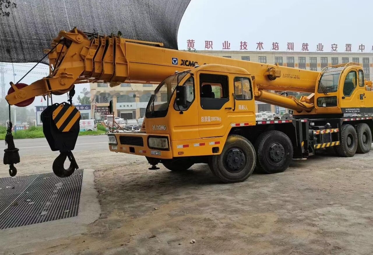 XCMG QY50B QY50K QY70K QY100K QY130K truck crane - Grua móvel: foto 1 XCMG QY50B QY50K QY70K QY100K QY130K truck crane - Grua móvel: foto 1