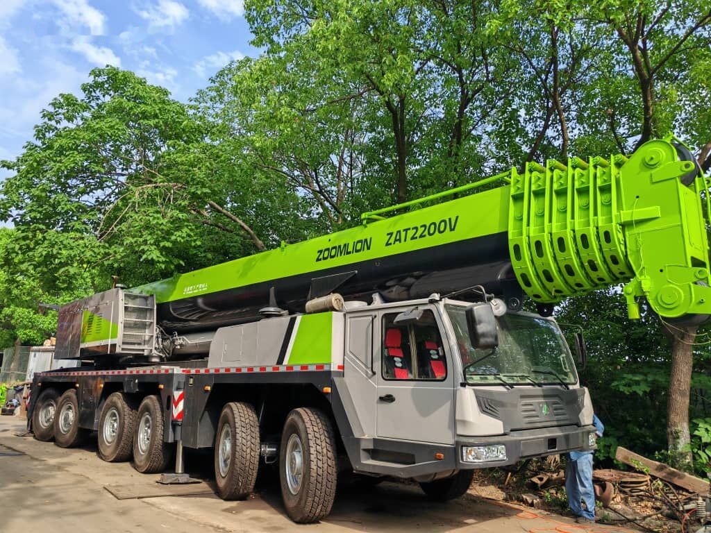 Zoomlion ZTC2200V 220T 220ton - Grua móvel: foto 4 Zoomlion ZTC2200V 220T 220ton - Grua móvel: foto 4