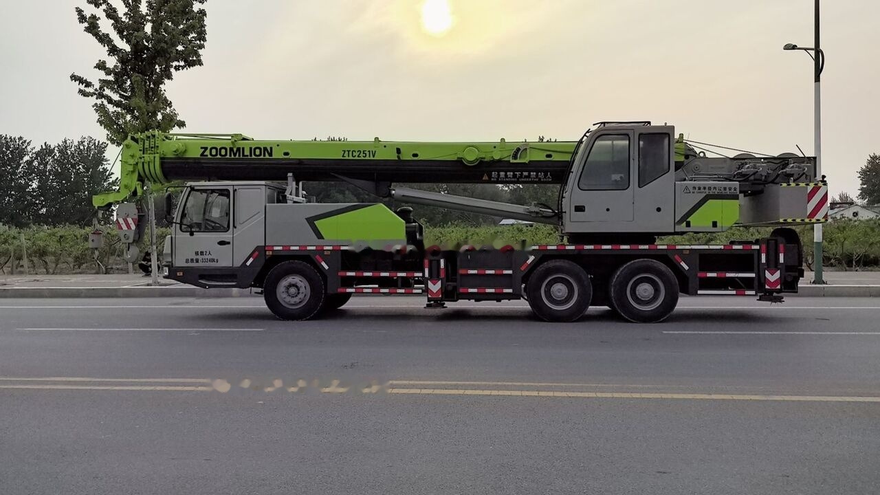 Zoomlion ZTC251V ZTC350 ZTV500 25T 35T 50T 25ton 35ton - Grua móvel: foto 1 Zoomlion ZTC251V ZTC350 ZTV500 25T 35T 50T 25ton 35ton - Grua móvel: foto 1