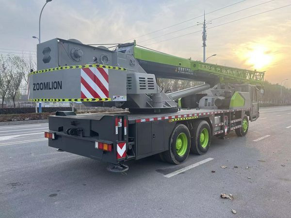 Zoomlion Zoomlion ZTC251V 25 Ton High Quality Mobile Hydraulic Truck Cran - Grua móvel: foto 4 Zoomlion Zoomlion ZTC251V 25 Ton High Quality Mobile Hydraulic Truck Cran - Grua móvel: foto 4