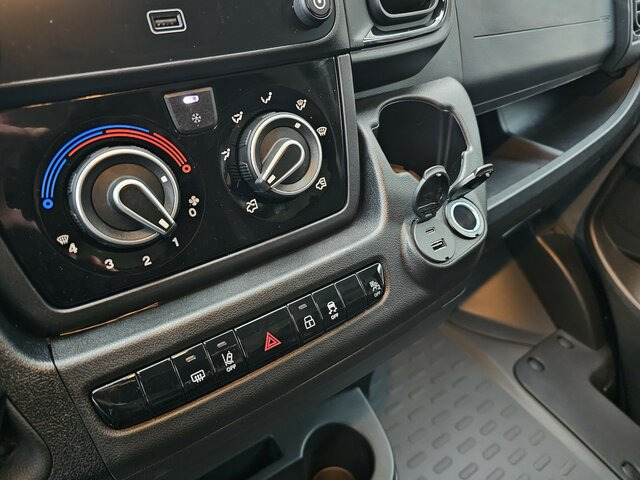 Furgão novo FIAT Ducato 35 MAXI L5H2 L4H2 180 15m³ Safety Kamera...: foto 11 Furgão novo FIAT Ducato 35 MAXI L5H2 L4H2 180 15m³ Safety Kamera...: foto 11