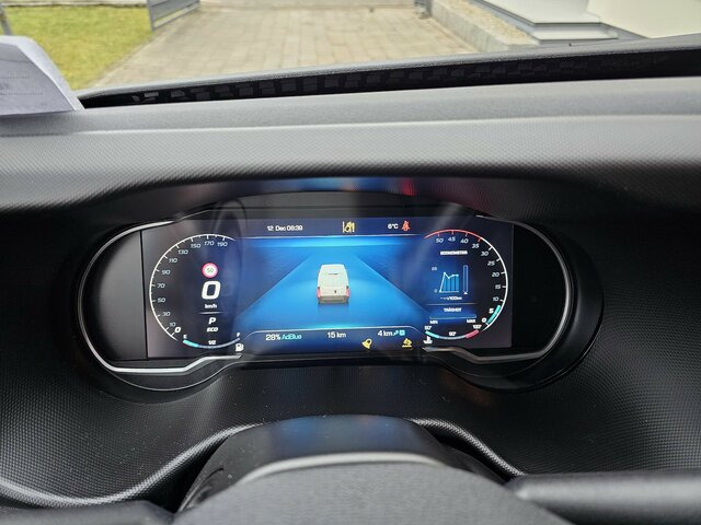 IVECO Daily 35S18HA8V DOKA Hi-Matic 12m³ L2H2 7 Sitze... - Furgão, Carrinha cabine dupla: foto 4 IVECO Daily 35S18HA8V DOKA Hi-Matic 12m³ L2H2 7 Sitze... - Furgão, Carrinha cabine dupla: foto 4