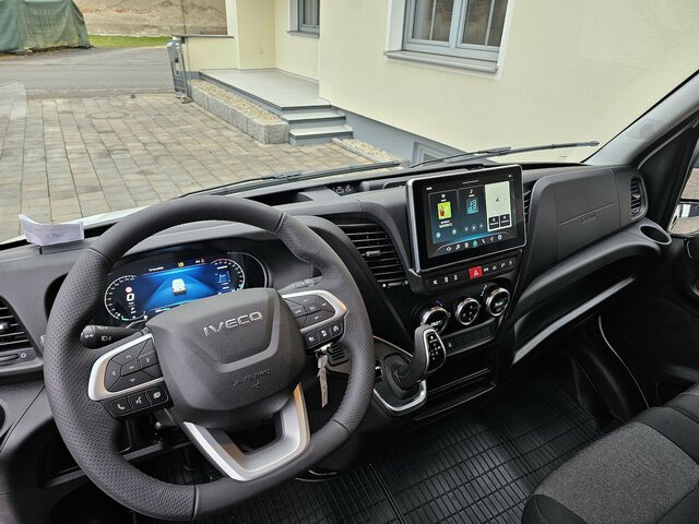 IVECO Daily 35S18HA8V DOKA Hi-Matic 12m³ L2H2 7 Sitze... - Furgão, Carrinha cabine dupla: foto 2 IVECO Daily 35S18HA8V DOKA Hi-Matic 12m³ L2H2 7 Sitze... - Furgão, Carrinha cabine dupla: foto 2