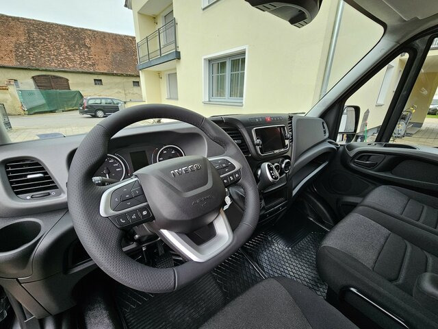 IVECO Daily 35S18HA8V Hi-Matic 16m³ XL LED ACC - Furgão: foto 3 IVECO Daily 35S18HA8V Hi-Matic 16m³ XL LED ACC - Furgão: foto 3