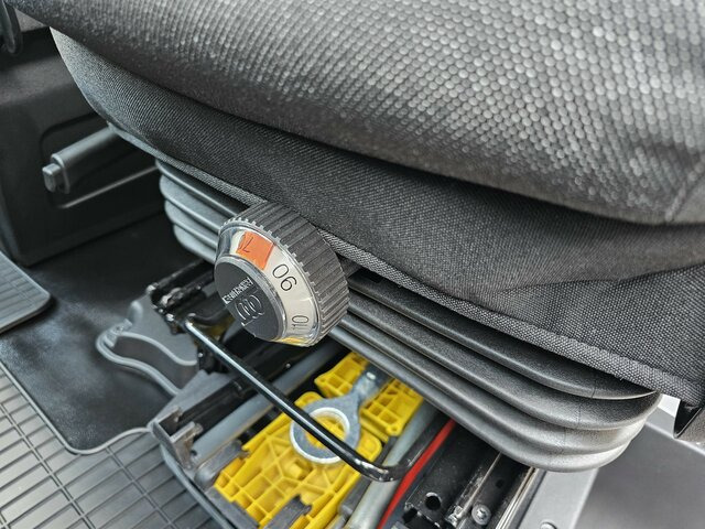 IVECO Daily 35S18HA8V L2H2 DOKA Hi-Matic 2xSchiebetür... - Furgão, Carrinha cabine dupla: foto 4 IVECO Daily 35S18HA8V L2H2 DOKA Hi-Matic 2xSchiebetür... - Furgão, Carrinha cabine dupla: foto 4