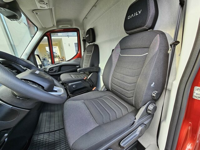 IVECO Daily 35S21HA8V Hi-Matic 16m³ XL LED AirPro - Furgão: foto 4 IVECO Daily 35S21HA8V Hi-Matic 16m³ XL LED AirPro - Furgão: foto 4