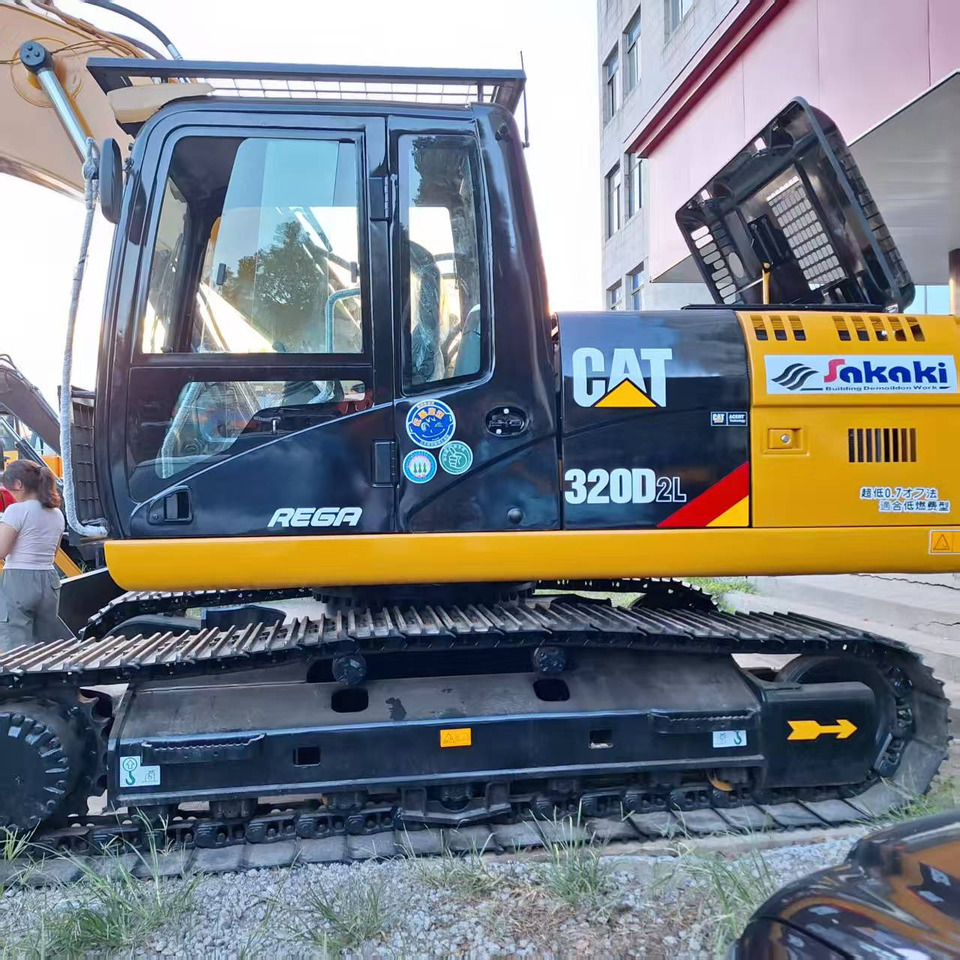 CAT 320D2L Excavator - Escavadora de rastos: foto 1 CAT 320D2L Excavator - Escavadora de rastos: foto 1