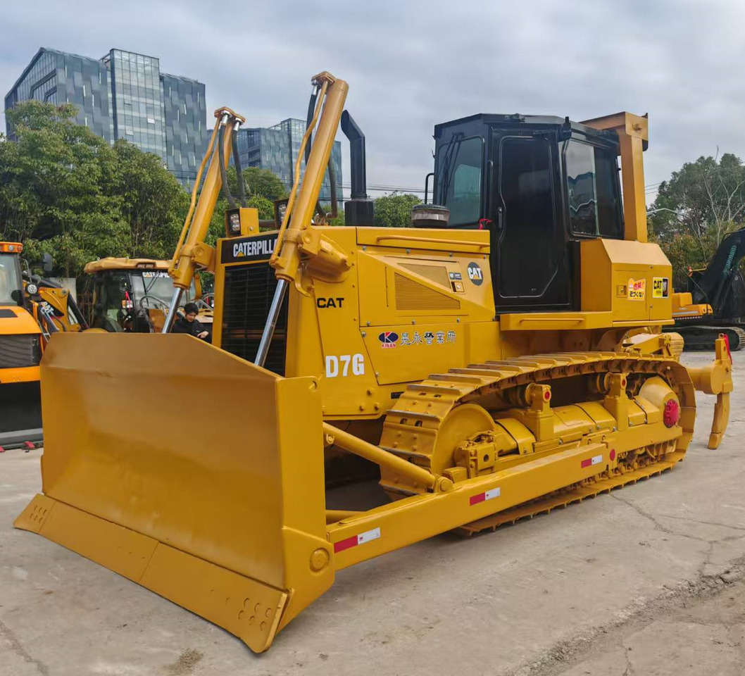 CAT D7G Bulldozer - Buldôzer: foto 3 CAT D7G Bulldozer - Buldôzer: foto 3