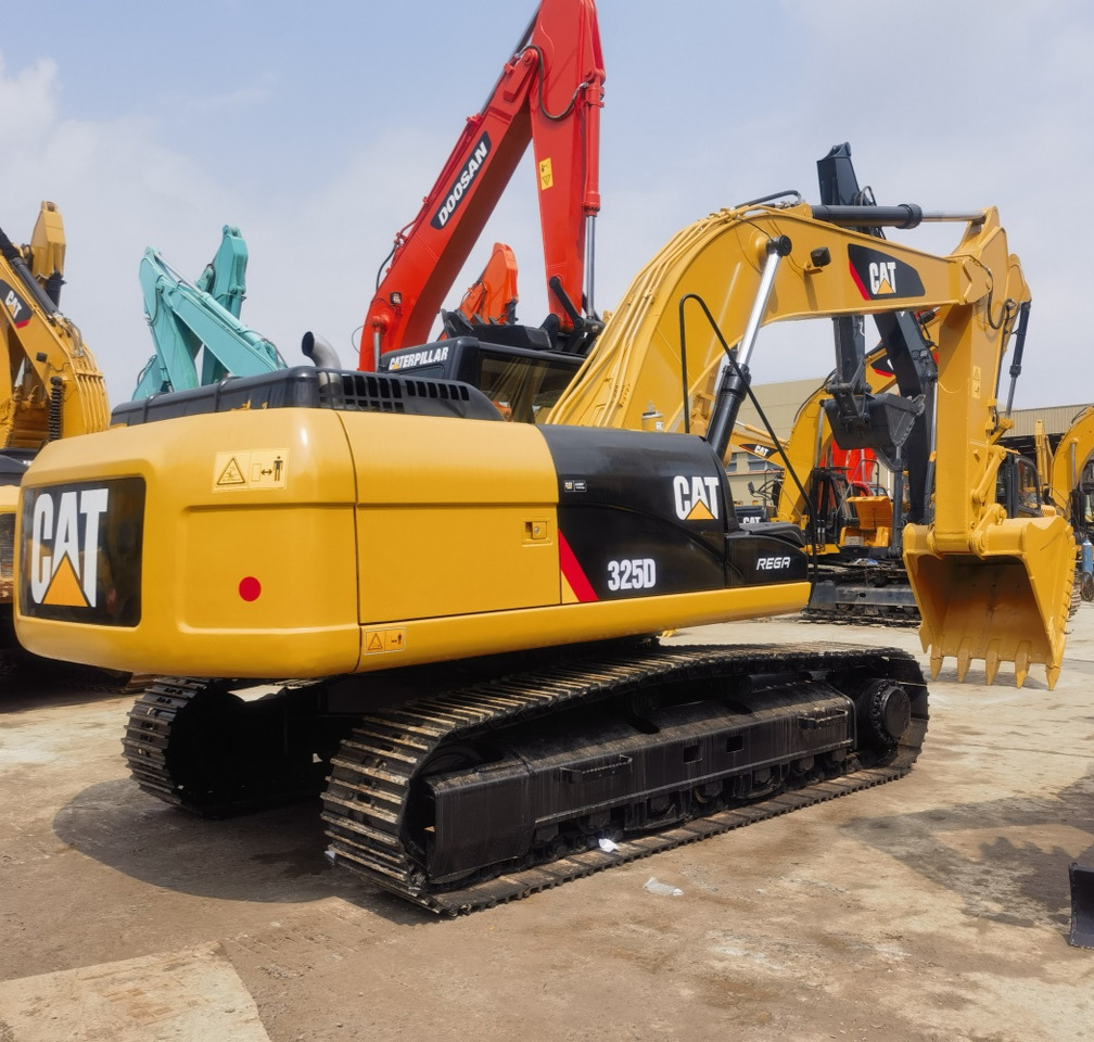 CATERPILLAR CAT 325D Excavator - Escavadora de rastos: foto 1 CATERPILLAR CAT 325D Excavator - Escavadora de rastos: foto 1