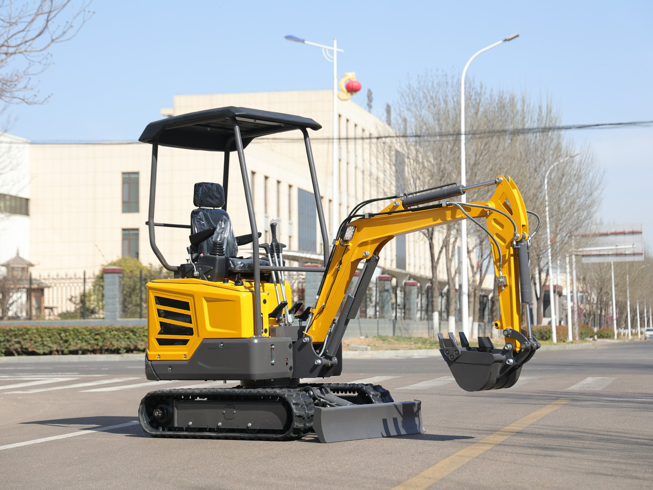 CHINA Mini digger 1.5 ton excavator - Mini escavadeira: foto 1 CHINA Mini digger 1.5 ton excavator - Mini escavadeira: foto 1