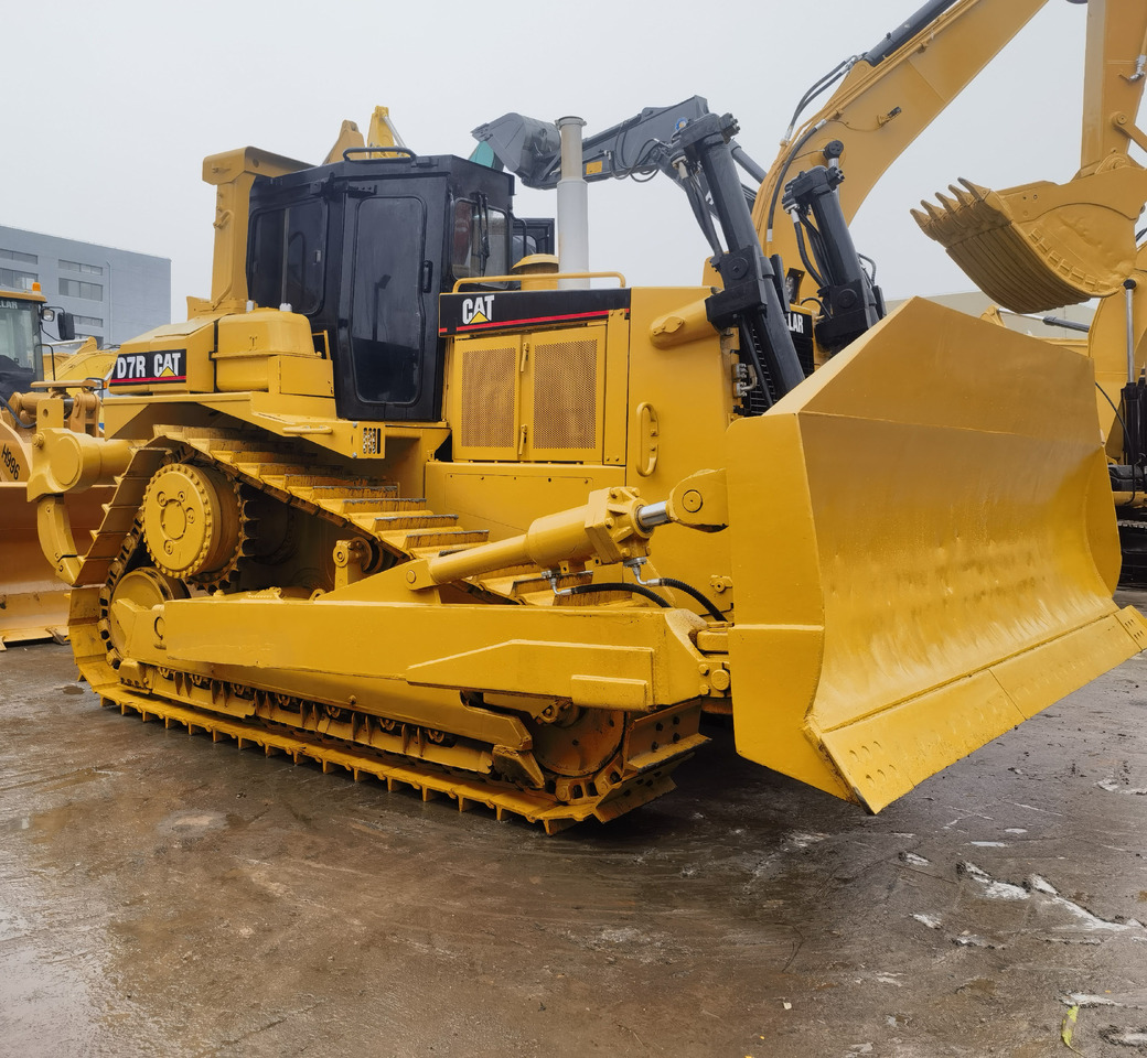 Caterpillar D7R Bulldozer - Buldôzer: foto 1 Caterpillar D7R Bulldozer - Buldôzer: foto 1
