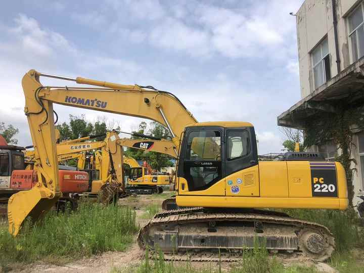 Cheap crawler excavator Komatsu PC220-7 hydraulic Excavator secondhand used komatsu pc 200-7 pc220-7 excavator for sale - Escavadora de rastos: foto 4 Cheap crawler excavator Komatsu PC220-7 hydraulic Excavator secondhand used komatsu pc 200-7 pc220-7 excavator for sale - Escavadora de rastos: foto 4