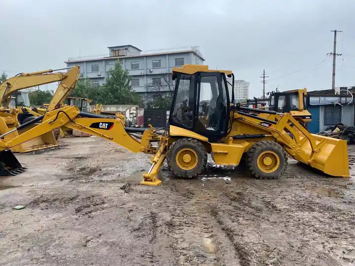 Cheap prices Good Condition High Performance CAT 420F second hand Backhoe Loader 420F Loader Backhoe for sale - Retroescavadeira: foto 3 Cheap prices Good Condition High Performance CAT 420F second hand Backhoe Loader 420F Loader Backhoe for sale - Retroescavadeira: foto 3