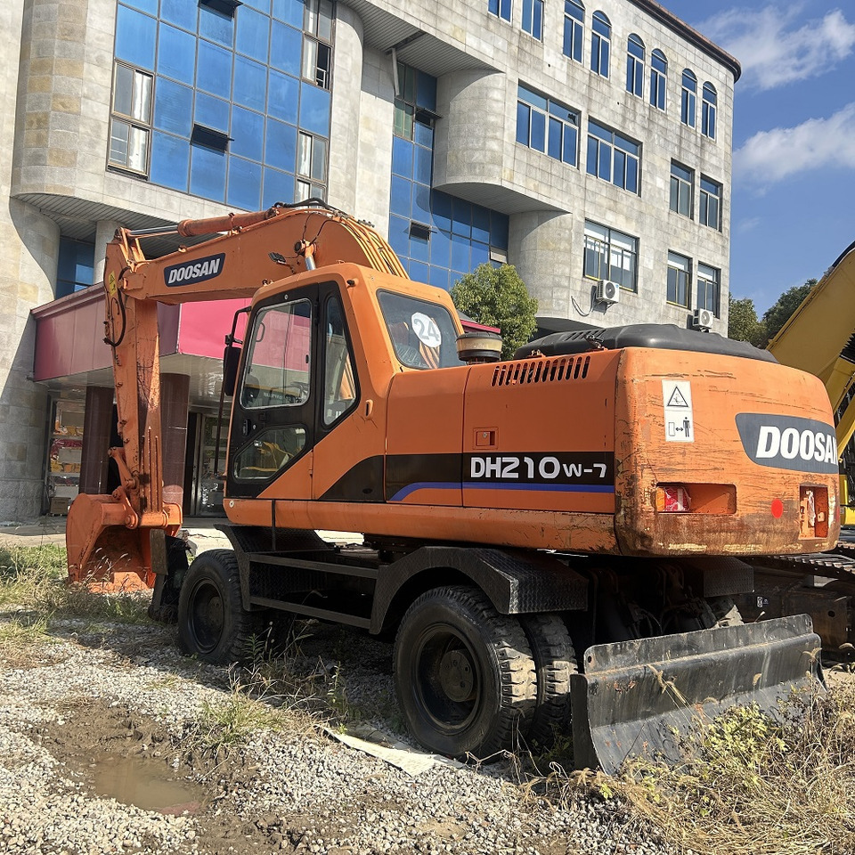 Doosan DH210w-7 wheel excavator - Escavadeira de rodas: foto 5 Doosan DH210w-7 wheel excavator - Escavadeira de rodas: foto 5