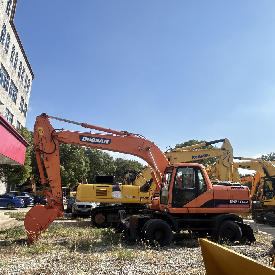Doosan DH210w-7 wheel excavator - Escavadeira de rodas: foto 2 Doosan DH210w-7 wheel excavator - Escavadeira de rodas: foto 2