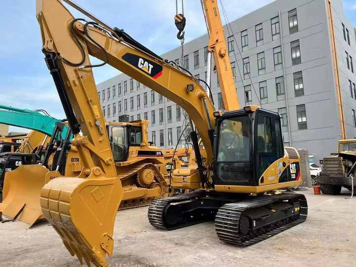 Good price high quality low hours Cat 312D Used Excavator with high efficiency on stock - Escavadora de rastos: foto 3 Good price high quality low hours Cat 312D Used Excavator with high efficiency on stock - Escavadora de rastos: foto 3