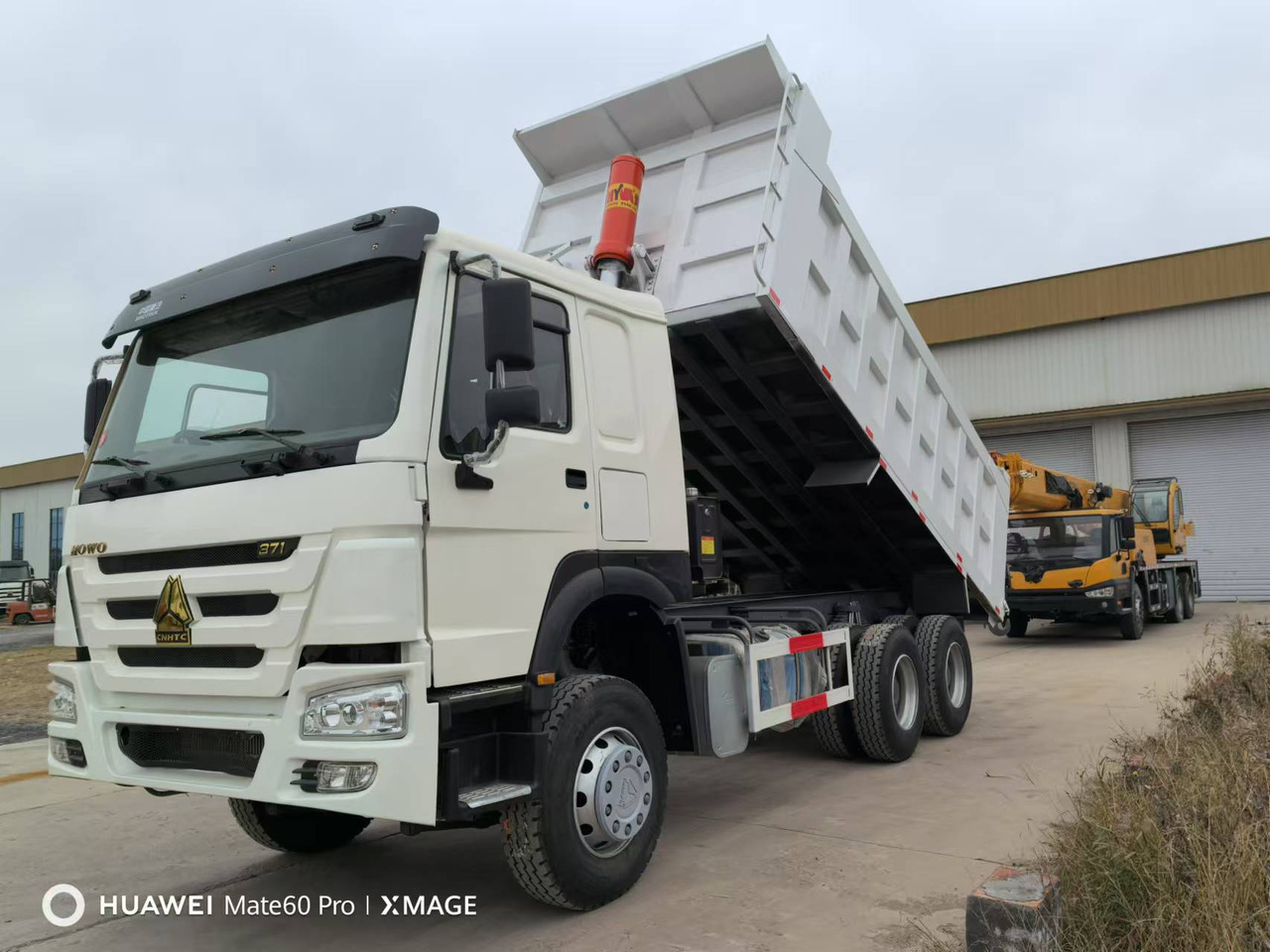 HOWO Howo 371 Used Dump Truck 6x4 - Camião basculante: foto 1 HOWO Howo 371 Used Dump Truck 6x4 - Camião basculante: foto 1