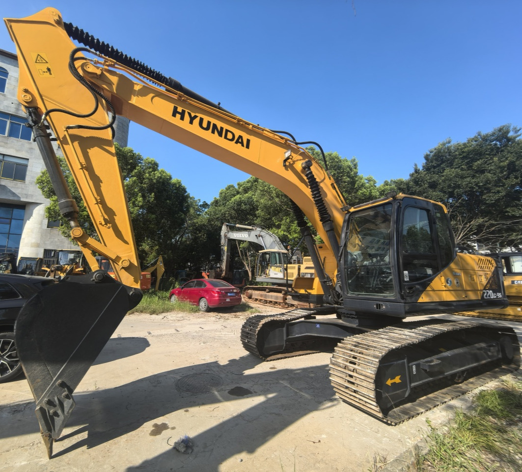 Escavadeira de rodas Hyundai 220lc-9s   excavator: foto 6
