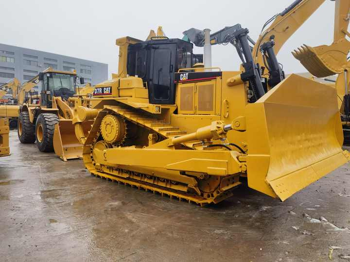 Japan Original used CAT D7R dozer used cat bulldozer with good condition and high performance in stock - Buldôzer: foto 2 Japan Original used CAT D7R dozer used cat bulldozer with good condition and high performance in stock - Buldôzer: foto 2