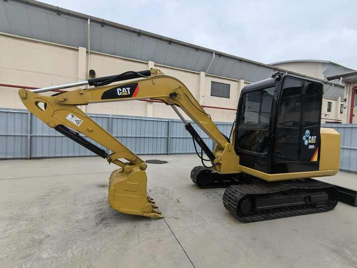 Japan original 6 ton mini used caterpillar cat 306E2 excavator in Shanghai for sale - Escavadora de rastos: foto 2 Japan original 6 ton mini used caterpillar cat 306E2 excavator in Shanghai for sale - Escavadora de rastos: foto 2