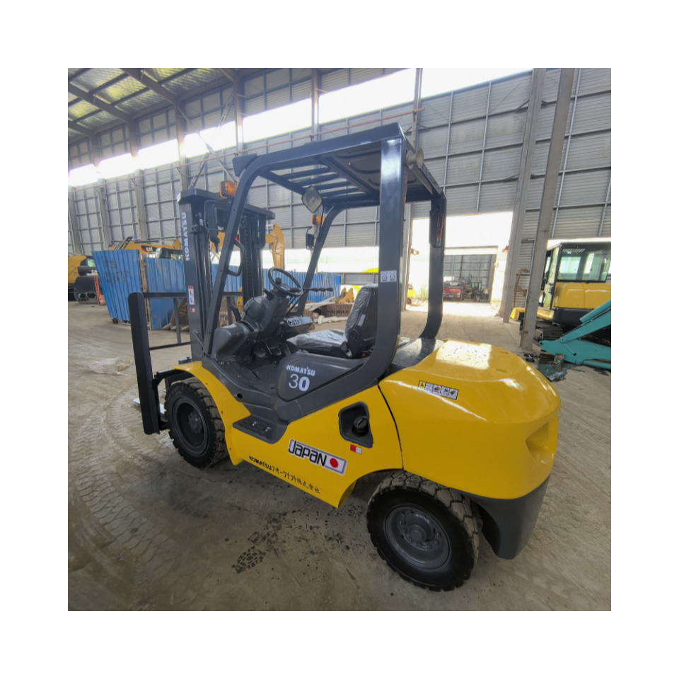 Komatsu FD30 Forklift - Empilhadeira a diesel: foto 1 Komatsu FD30 Forklift - Empilhadeira a diesel: foto 1