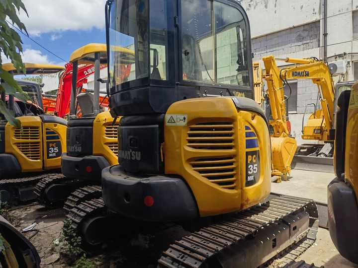 Komatsu PC35MR-3 excavator - Escavadora de rastos: foto 1 Komatsu PC35MR-3 excavator - Escavadora de rastos: foto 1