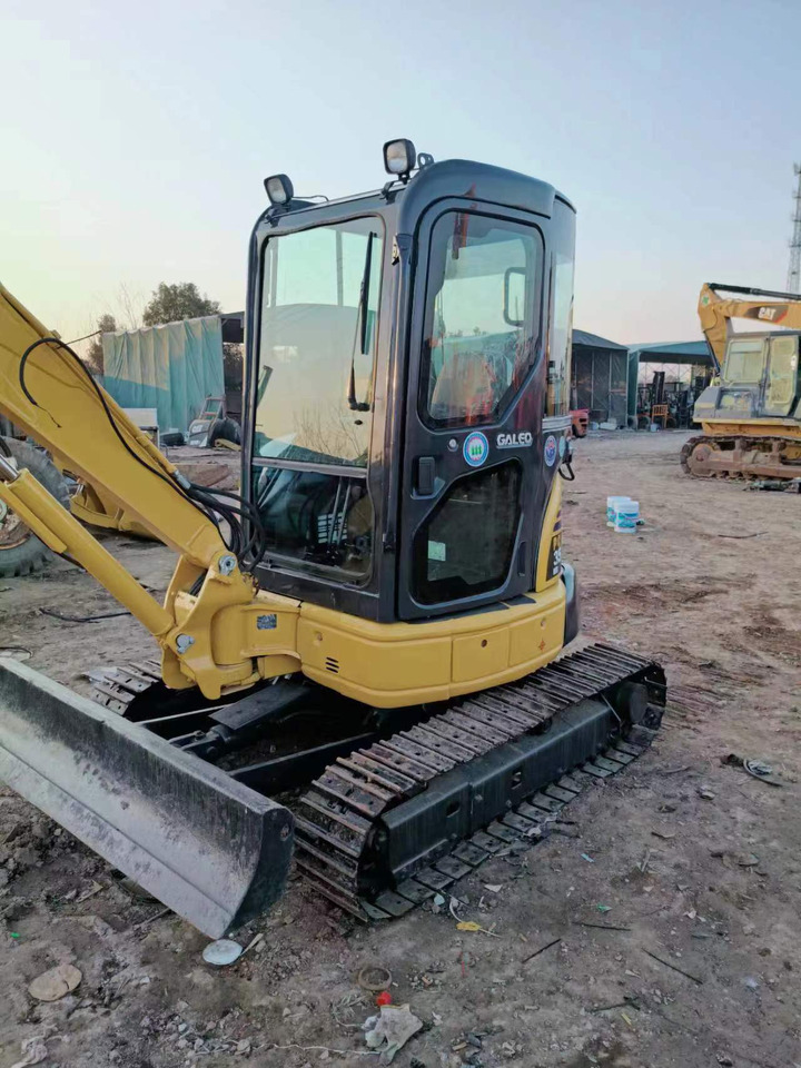 Komatsu PC35MR digger - Escavadora de rastos: foto 4 Komatsu PC35MR digger - Escavadora de rastos: foto 4