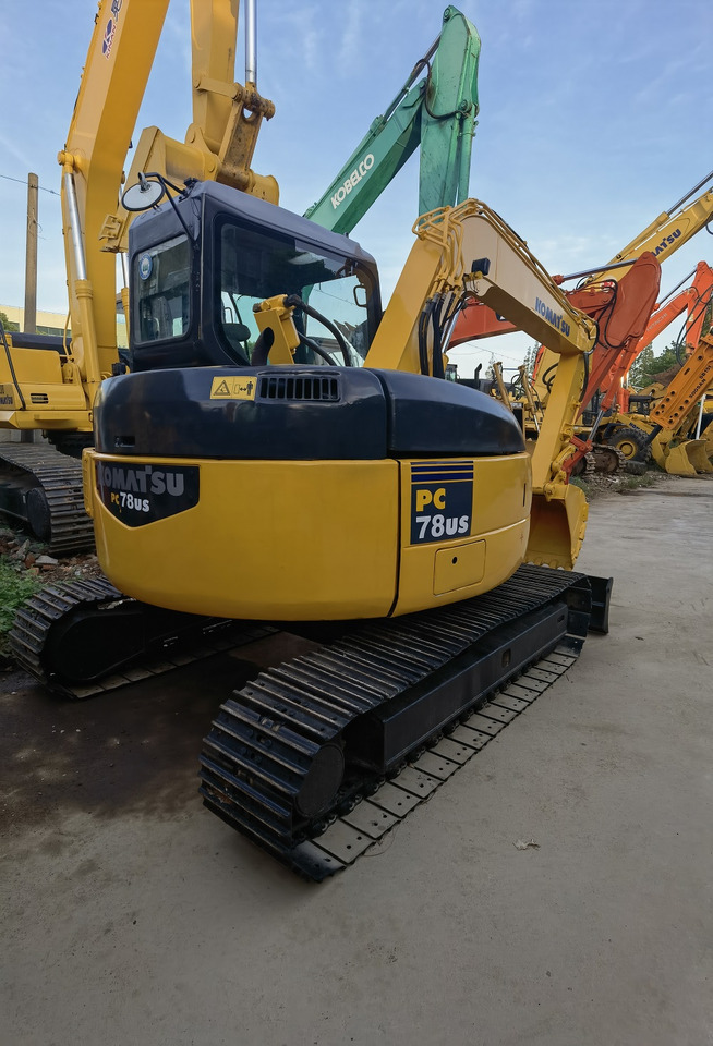 Komatsu pc78 Excavator - Escavadora de rastos: foto 1 Komatsu pc78 Excavator - Escavadora de rastos: foto 1