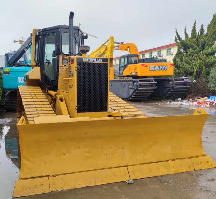 Original Japan made used Caterpillar D5M LGP dozer CAT D5M D5H bulldozer for sale - Buldôzer: foto 2 Original Japan made used Caterpillar D5M LGP dozer CAT D5M D5H bulldozer for sale - Buldôzer: foto 2