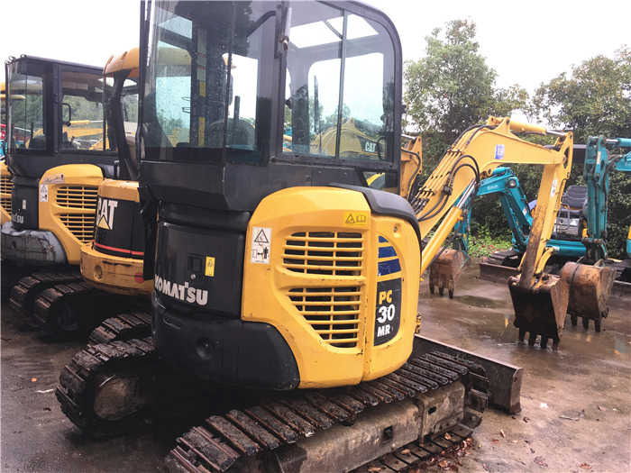Reasonable price good quality second-hand Komatsu PC30 used Komatsu mini excavator digger for sale - Escavadora de rastos: foto 2 Reasonable price good quality second-hand Komatsu PC30 used Komatsu mini excavator digger for sale - Escavadora de rastos: foto 2