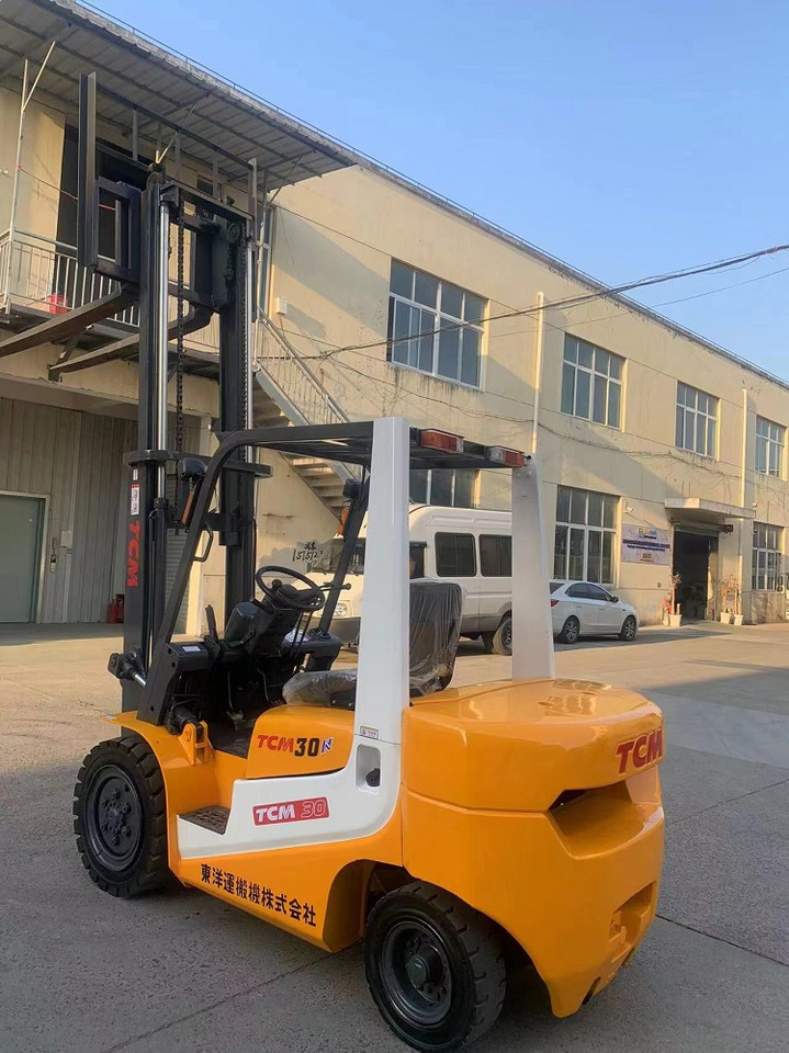 TCM FD30 Forklift - Empilhadeira a diesel: foto 2 TCM FD30 Forklift - Empilhadeira a diesel: foto 2